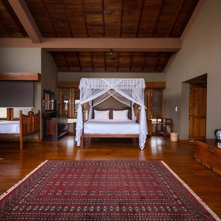 Atulya Villas Нувара Елия Екстериор снимка
